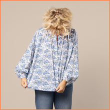 Afbeelding in Gallery-weergave laden, Blouse - Miniature Wonderland A
