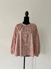 Afbeelding in Gallery-weergave laden, Blouse Strawberry Thief C
